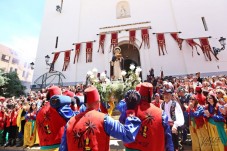 Devoci&oacute;n por San Ant&oacute;n en la primera ma&ntilde;ana de Moros y Cristianos