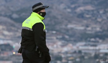 Elda renueva el vestuario de la Polic&iacute;a Local y Protecci&oacute;n Civil