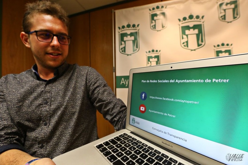 Petrer estrena una página de Facebook para tener un contacto directo con la ciudadanía Petrer estrena una página de Facebook para tener un contacto directo con la ciudadanía