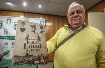 La &ldquo;Historia de la Polic&iacute;a Local&rdquo; de Petrer perdurar&aacute; en un libro de 600 p&aacute;ginas