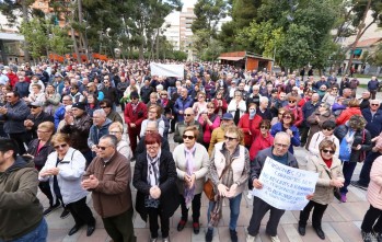 Unas 1.300 personas se manifiestan en Elda y Petrer por unas pensiones dignas