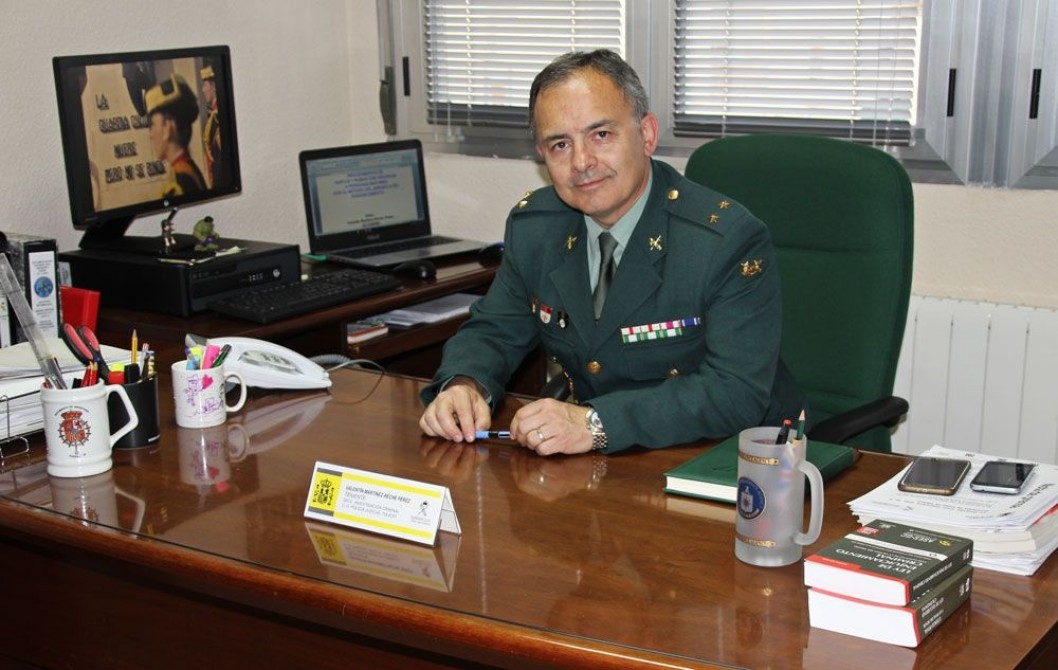 El eldense Valentín Martínez-Reche, teniente de Investigación Criminal de la Guardia Civil de Toledo: "Mi unidad se encarga de los casos difíciles" El eldense Valentín Martínez-Reche, teniente de Investigación Criminal de la Guardia Civil de Toledo: "Mi unidad se encarga de los casos difíciles"