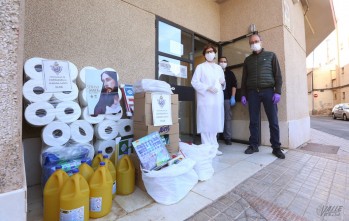 Las Cofrad&iacute;as de Elda donan material desinfectante y juegos de mesa a la Residencia El Cat&iacute;