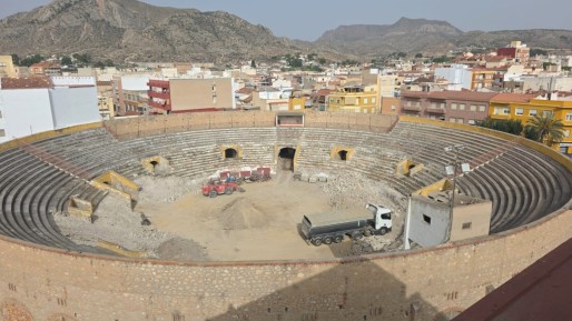 Contin&uacute;an los trabajos de reforma de la Plaza Toros