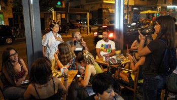 Campa&ntilde;a teatralizada contra el ruido en las terrazas de Elda