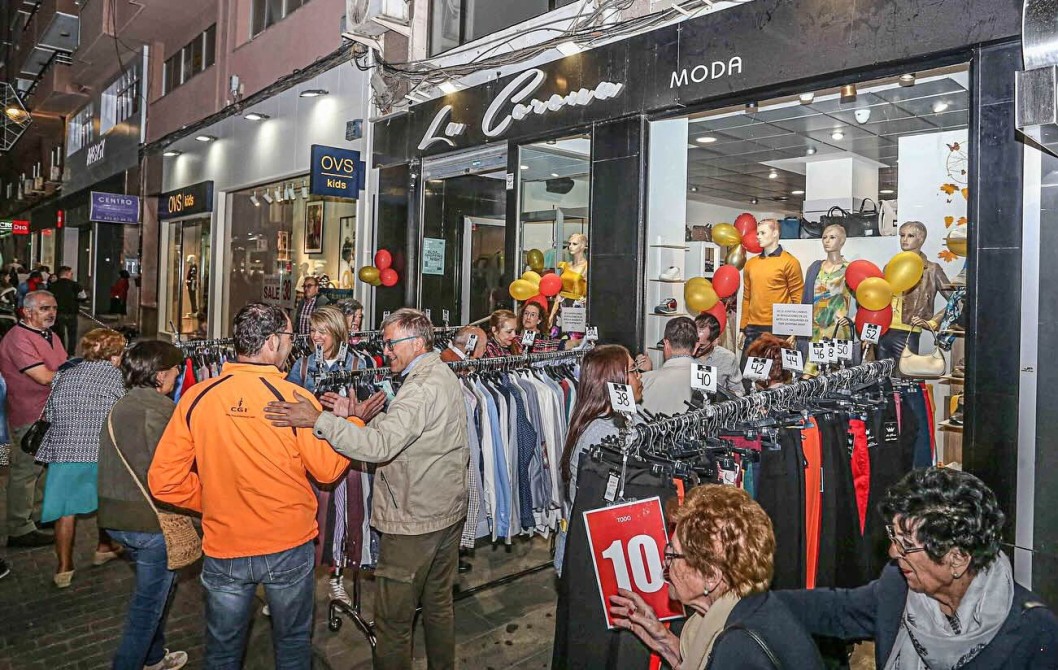 Elda prepara una nueva edición de la “Shopping Night” para reactivar el comercio local Elda prepara una nueva edición de la “Shopping Night” para reactivar el comercio local