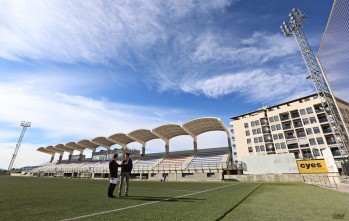 Elda aprueba el cambio de 100 leds  en el Nuevo Pepico Amat, el pabell&oacute;n de madera y la pista de atletismo