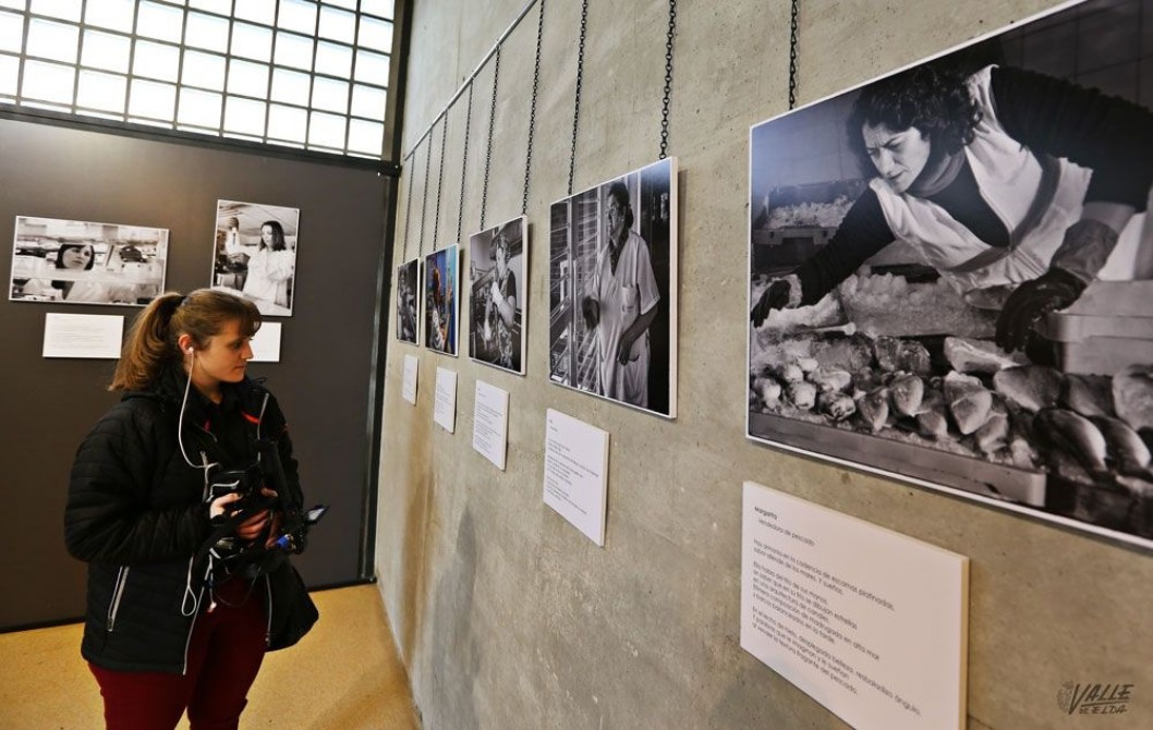 El Museo del Calzado acoge una exposición de fotografía sobre las mujeres trabajadoras El Museo del Calzado acoge una exposición de fotografía sobre las mujeres trabajadoras