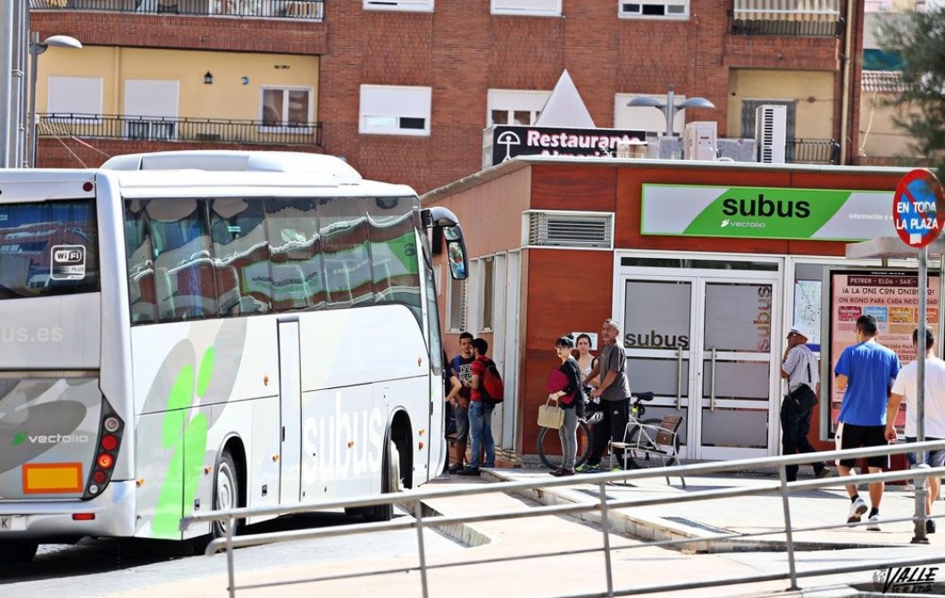 Elda cubre las 100 becas y Petrer abre el plazo para optar a 30 ayudas de transporte universitario de 2016/2017 Elda cubre las 100 becas y Petrer abre el plazo para optar a 30 ayudas de transporte universitario de 2016/2017
