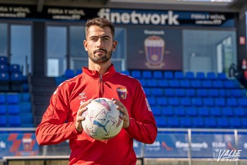 Andoni Zubiaurre: "El Eldense est&aacute; en un gran momento, el equipo est&aacute; s&oacute;lido, jugamos bien y estamos disfrutando"