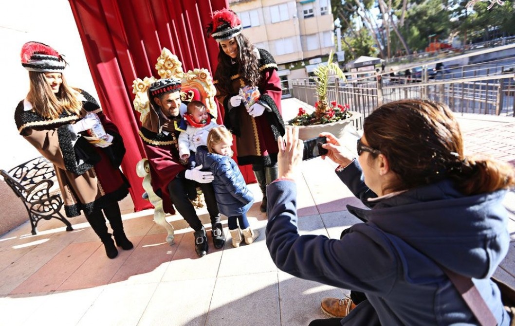 El Paje Real recoge las últimas cartas de los niños El Paje Real recoge las últimas cartas de los niños