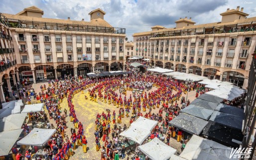 La Rueda Musulmana vuelve a te&ntilde;ir de amarillo la Plaza Mayor