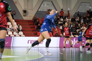El Elda Prestigio gana cuatro meses despu&eacute;s (25 - 33)