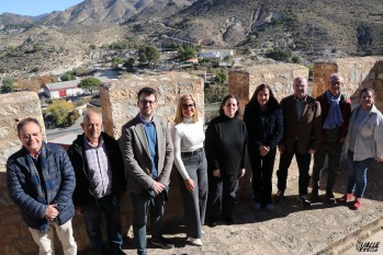 Secretaria auton&oacute;mica de Cultura, Pilar T&eacute;bar: "El castillo es una se&ntilde;a de identidad de Petrer"