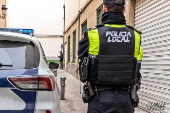 La Polic&iacute;a Local detiene a un hombre por retener en casa y amenazar a su madre de 75 a&ntilde;os para quedarse la pensi&oacute;n