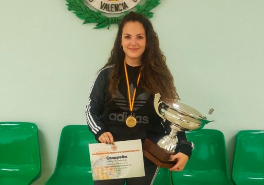 La tiradora eldense Alicia Olivares, campeona territorial de armas neum&aacute;ticas