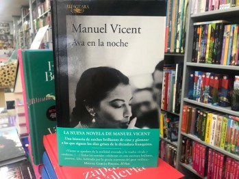 "Ava en la noche" de Manuel Vicent