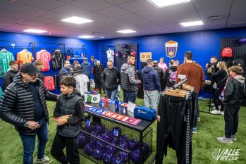 El Eldense inaugura su tienda oficial en el Nuevo Pepico Amat