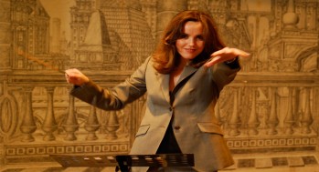Pilar Va&ntilde;&oacute; dirige en el Palau de la M&uacute;sica de Valencia este domingo