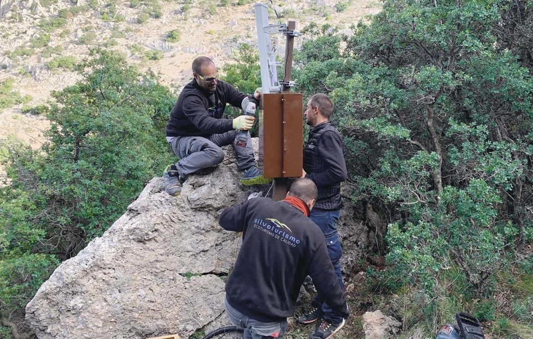 La empresa eldense Silvoturismo Mediterráneo instala toda la logística para dotar de conectividad el Puig Campana La empresa eldense Silvoturismo Mediterráneo instala toda la logística para dotar de conectividad el Puig Campana