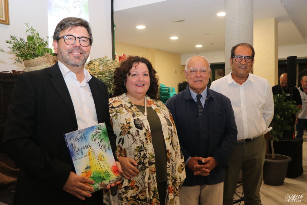 La revista anuncia la llegada de las Fiestas Mayores La revista anuncia la llegada de las Fiestas Mayores