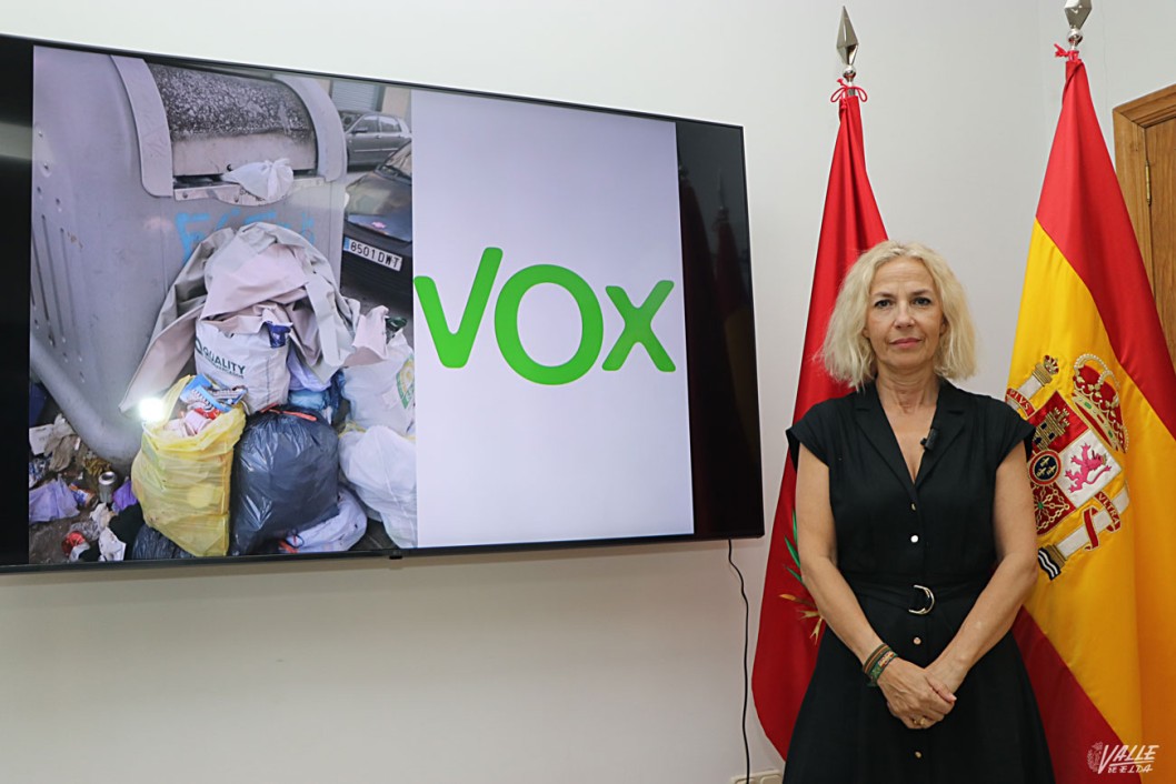 Vox pedirá la instalación de cámaras para frenar que se tire orgánico en contenedores de reciclaje Vox pedirá la instalación de cámaras para frenar que se tire orgánico en contenedores de reciclaje
