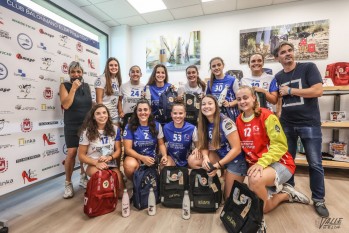 El Elda Prestigio presenta su nueva equipaci&oacute;n