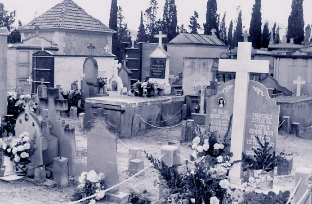 La epidemia de cólera pasó por Elda en 1885 y causó más de trescientos muertos La epidemia de cólera pasó por Elda en 1885 y causó más de trescientos muertos