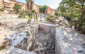 Las catas sacan a la luz los muros del antiguo convento de Elda
