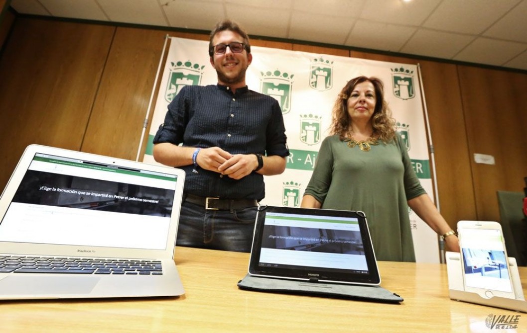 Los ciudadanos de Petrer eligen los cursos gratuitos que se impartirán de septiembre a diciembre Los ciudadanos de Petrer eligen los cursos gratuitos que se impartirán de septiembre a diciembre
