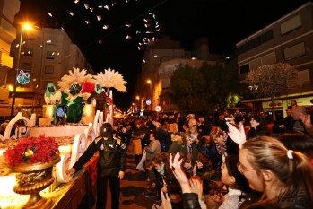 Petrer vivi&oacute; con alegr&iacute;a la visita de Melchor, Gaspar y Baltasar