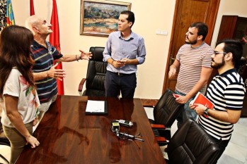 Los partidos de izquierdas se comprometen a luchar contra los desahucios en Elda