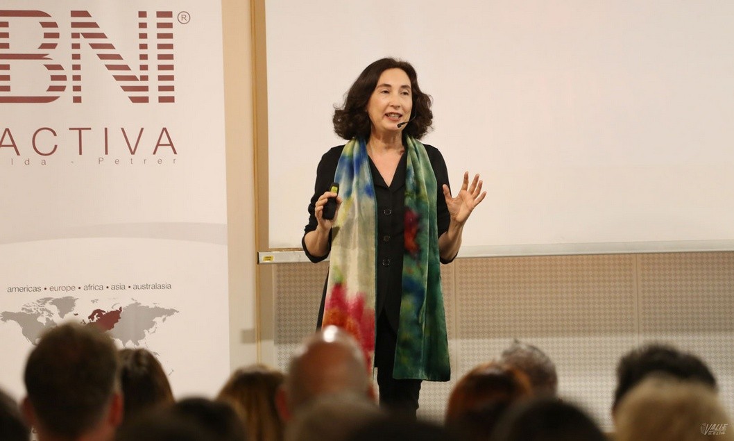 La prestigiosa divulgadora Elsa Punset anima a potenciar la inteligencia emocional y a ser positivos La prestigiosa divulgadora Elsa Punset anima a potenciar la inteligencia emocional y a ser positivos