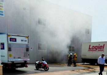 Incendio en una nave de transportes de Finca Lacy