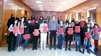 Un total de 21 estudiantes de Elda reciben el premio extraordinario por sus notas