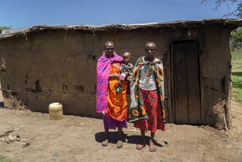 Mercedes Candelas sobrecogi&oacute; con una conferencia sobre la pobreza de las viudas en Kenia