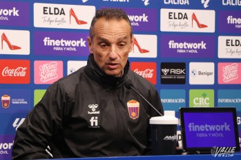 Jos&eacute; Luis Oltra: "Seguimos creyendo y vamos a pelear porque solo nos queda ganar"