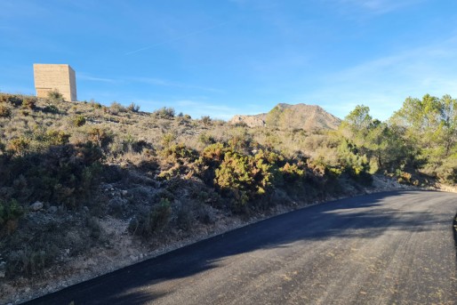 Mejora del camino que conecta con la antigua torre vig&iacute;a &ldquo;La Torreta&rdquo;