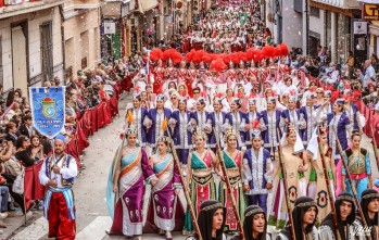Las fiestas de Moros y Cristianos de Petrer se publicitar&aacute;n en Alicante y decorar&aacute;n el barrio de La Frontera