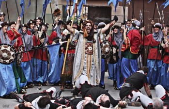 Turismo proyecta intensificar la promoci&oacute;n de las fiestas y el calzado de Elda 