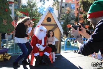 Pap&aacute; Noel ha visitado la Plaza Castelar para recoger los deseos de los m&aacute;s peque&ntilde;os