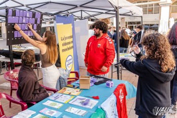 Los j&oacute;venes llegan a la Plaza Mayor con la Feria del asociacionismo y ocio