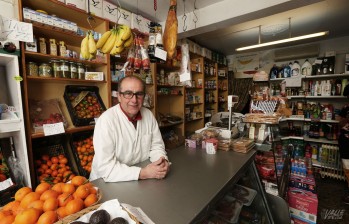 Una tienda con m&aacute;s de cien a&ntilde;os en el casco antiguo de Elda