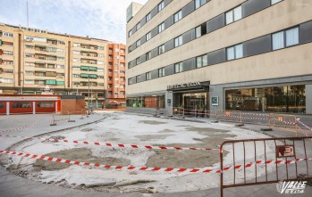Renuevan el pavimento de parte de la Plaza de la Ficia