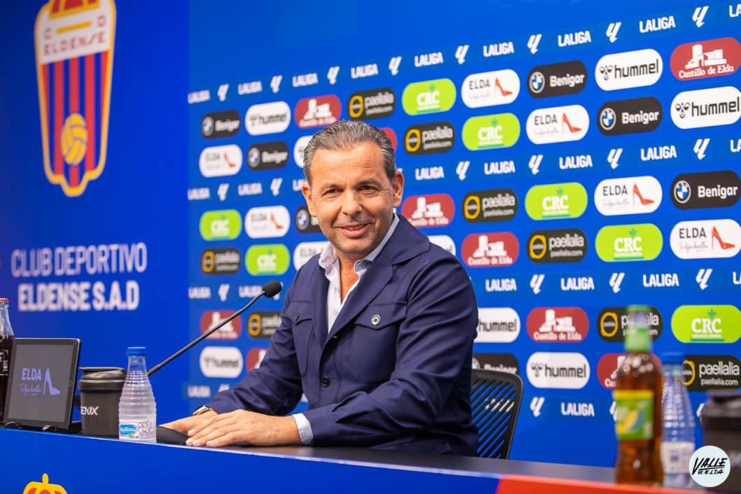 Javi Calleja: "Ante el Eibar tenemos que ser muy competitivos porque son uno de los mejores equipos de la categor&iacute;a"