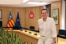El socialista Rub&eacute;n Alfaro anuncia su candidatura para las elecciones de 2027