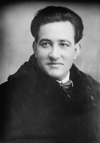 En abril de 1924 y 1925 el &iacute;dolo de la &eacute;poca, Miguel Fleta, actu&oacute; en Mon&oacute;var