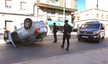 Vuelca un veh&iacute;culo en Jaime Balmes