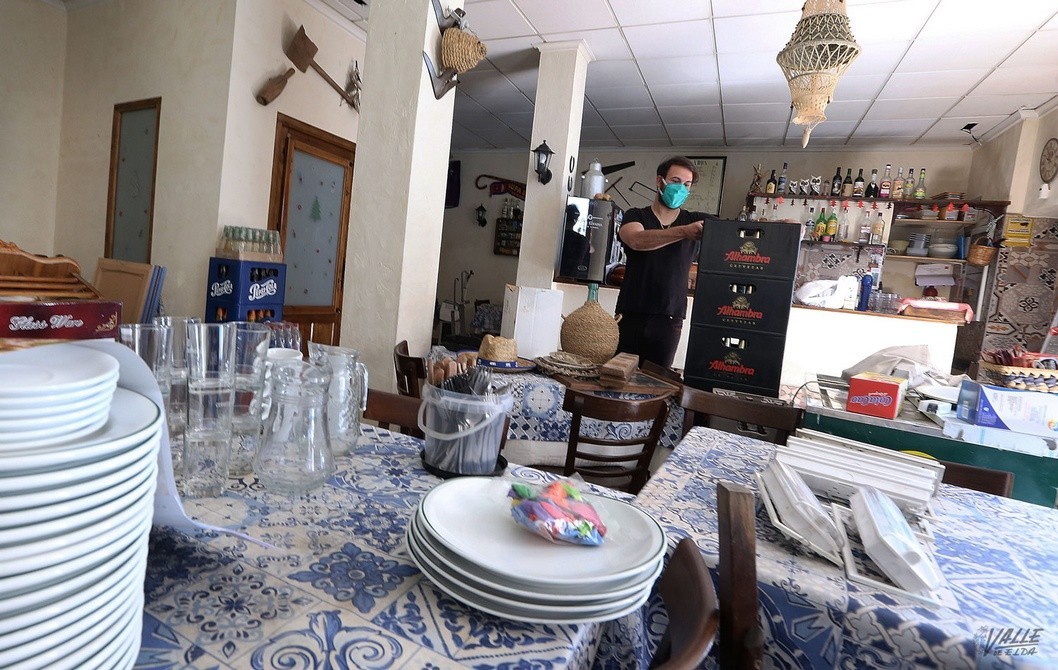 El pasaporte COVID será obligatorio en toda la hostelería, cines, teatros y sedes festeras El pasaporte COVID será obligatorio en toda la hostelería, cines, teatros y sedes festeras