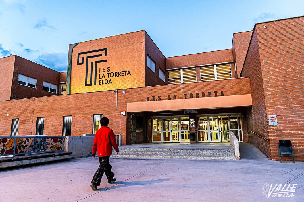 El IES La Torreta es el &uacute;nico centro de Elda que ofrece una formaci&oacute;n completa en calzado y textil